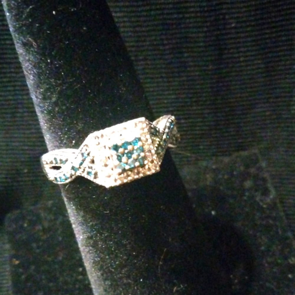 Vintage Sterling Silver Blue Diamond Ring.....Sz 6